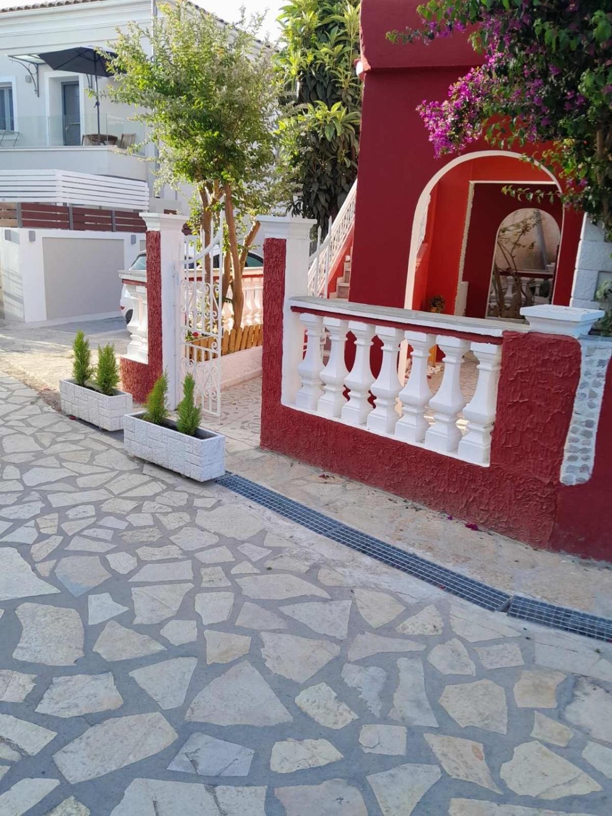 Anatoli In Front Of The * Mesongí